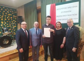 ZSRCKU - Wielkopolski Kurator Oświaty wręczył Stypendia Prezesa Rady Ministrów